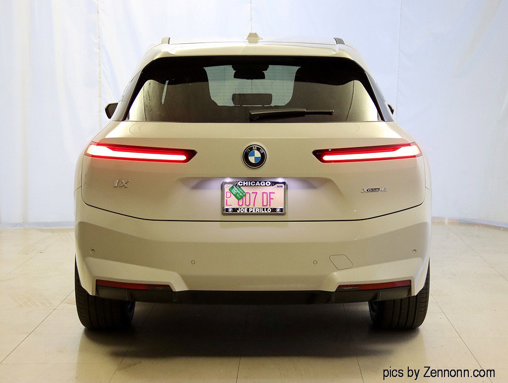 Used 2026 BMW iX xDrive45 w/ Premium Package image 7