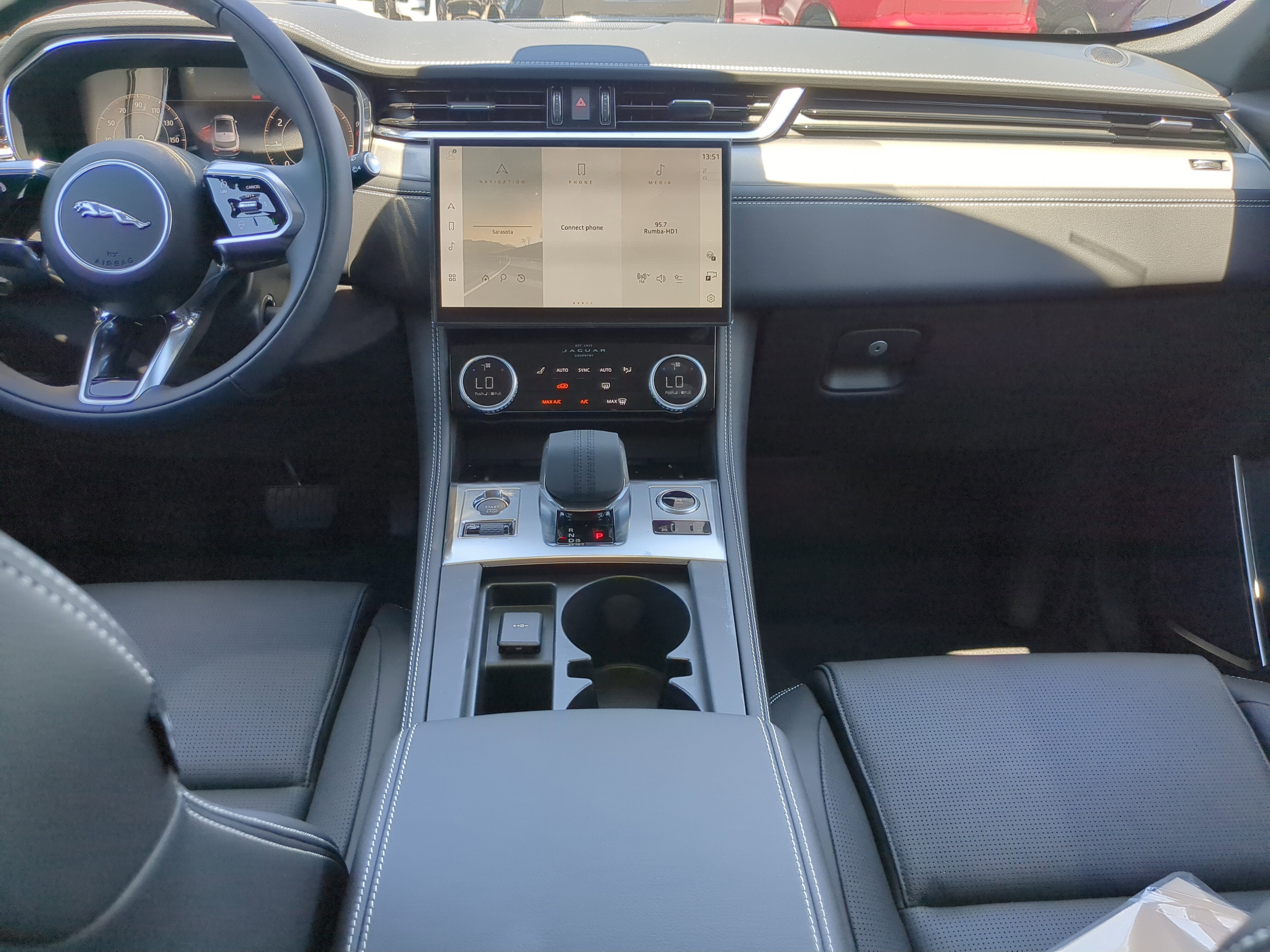 New 2026 Jaguar F-PACE R-Dynamic S image 13