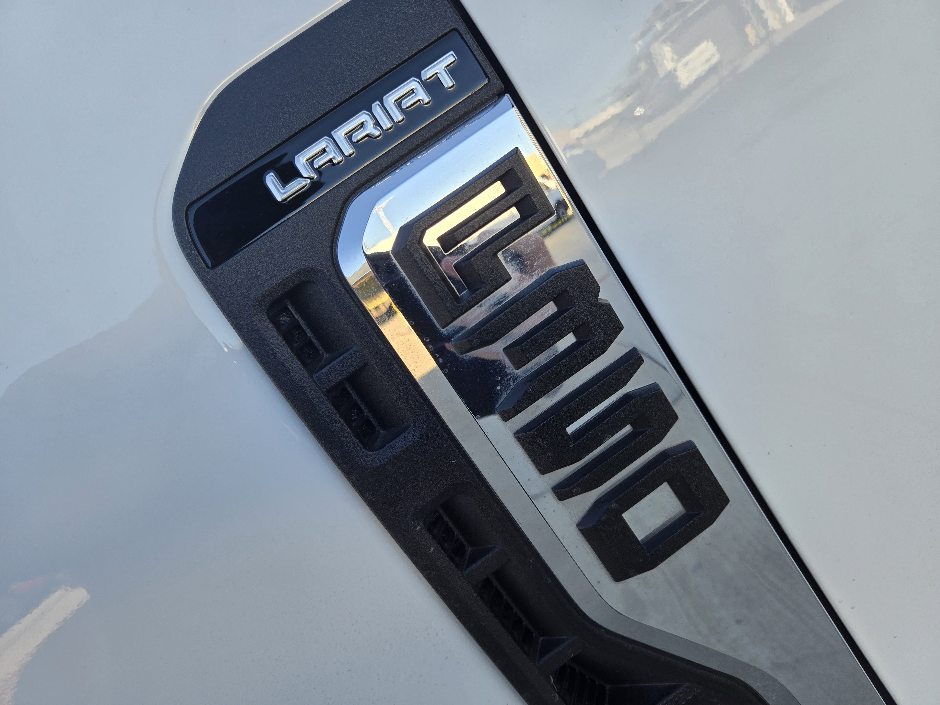 Used 2025 Ford F350 Lariat w/ Chrome Package image 8