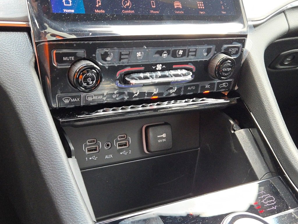 New 2025 Jeep Grand Cherokee L Overland w/ Trailer Tow Package image 30