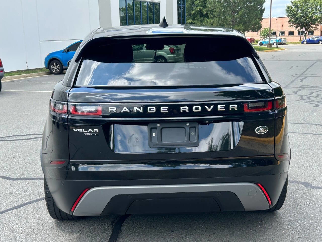 Used 2018 Land Rover Range Rover Velar S image 4