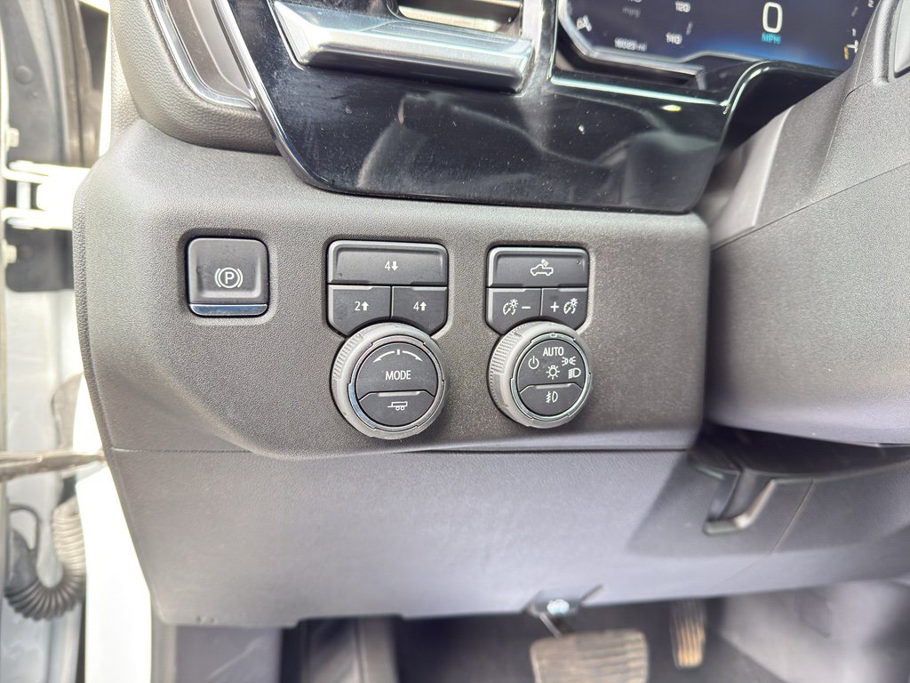 Used 2025 Chevrolet Silverado 2500 LT w/ Convenience Package image 12