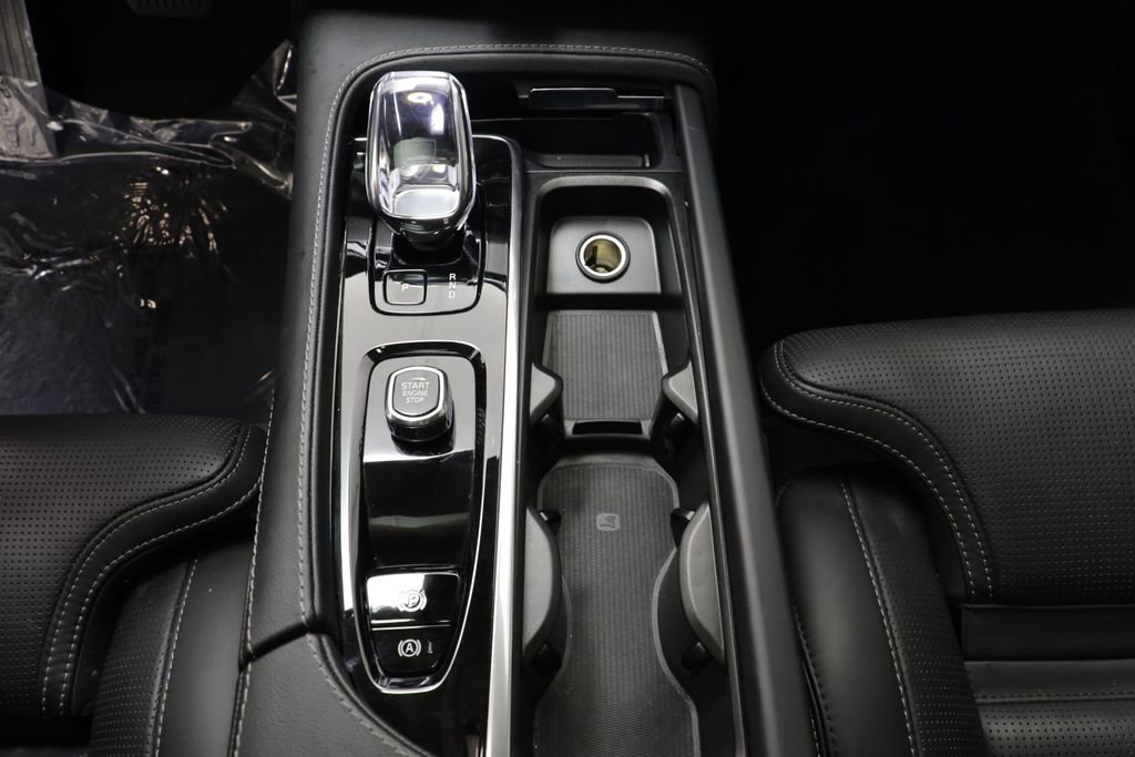 Used 2023 Volvo XC90 B6 Ultimate w/ Protection Package Premier image 13