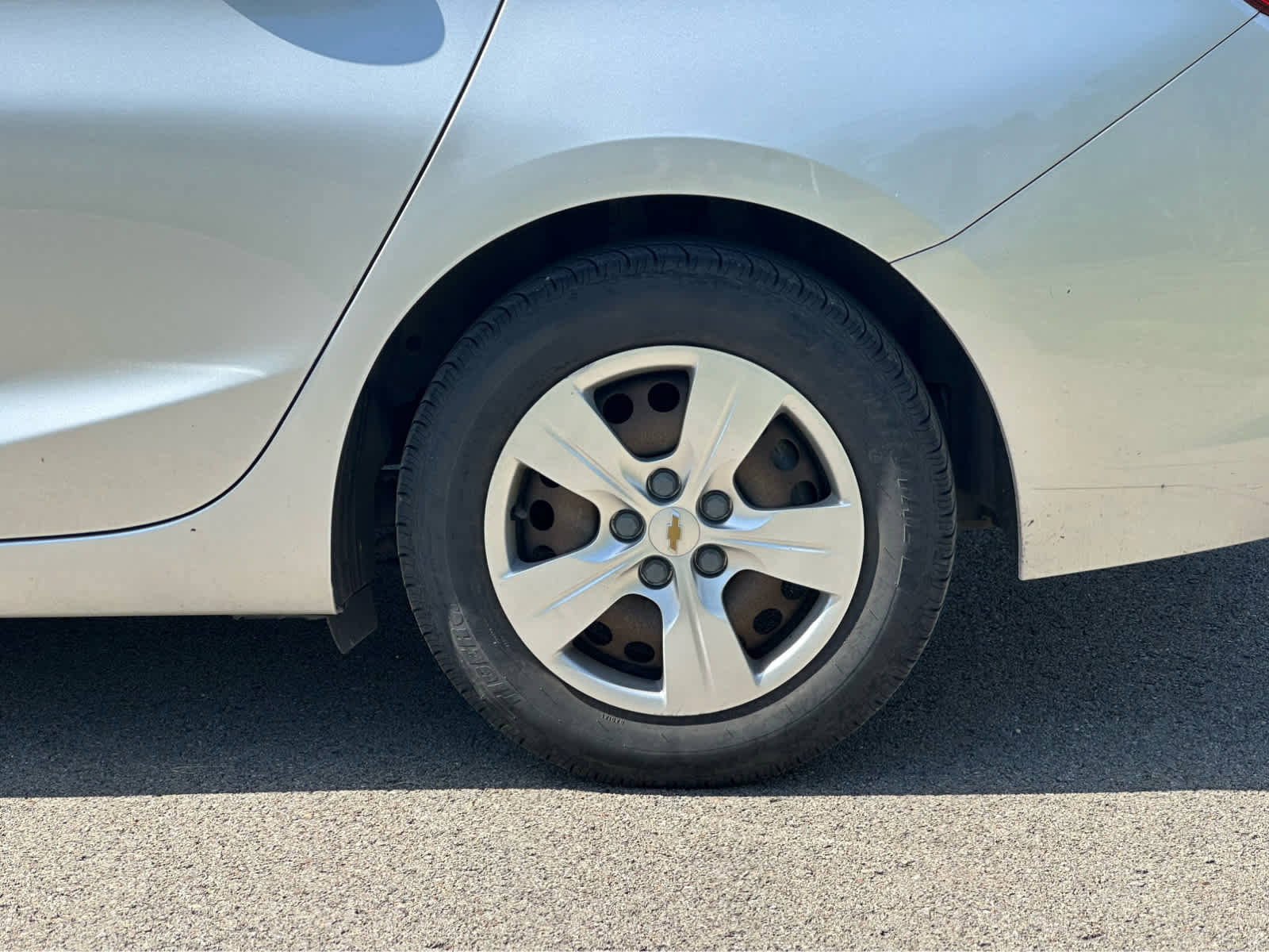 Used 2018 Chevrolet Cruze LS FWD image 23