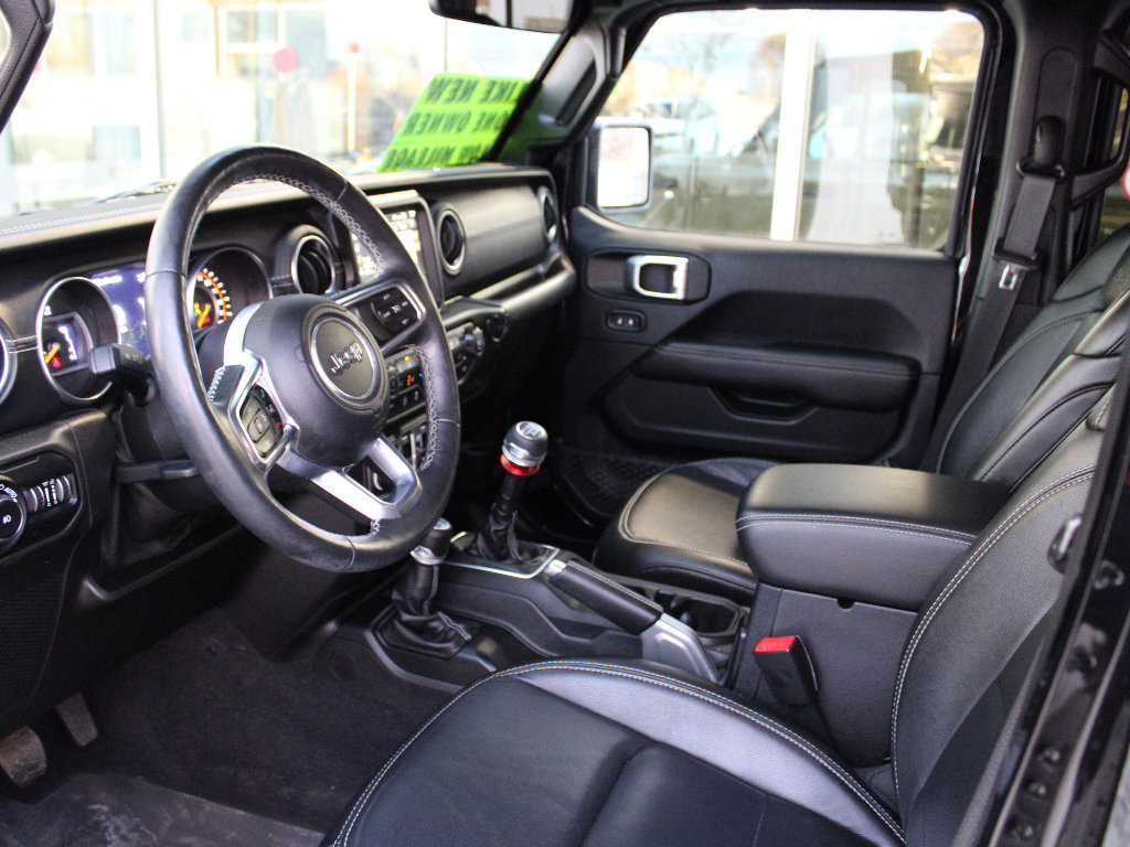 Used 2018 Jeep Wrangler Unlimited Sahara image 25