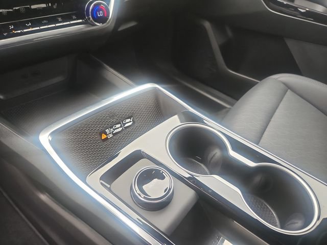 Used 2026 Chevrolet Equinox LT w/ Convenience Package II FWD image 24