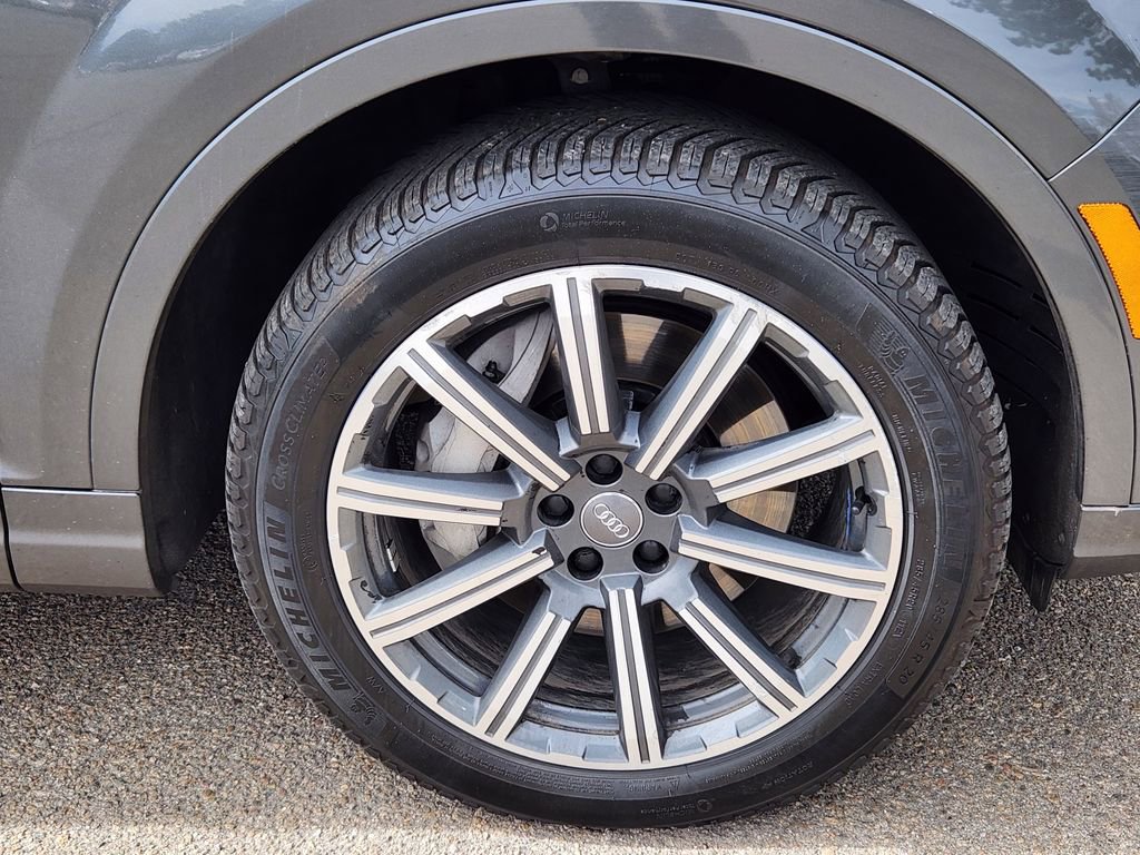 Used 2019 Audi Q7 3.0T Premium Plus w/ Premium Plus Package image 16