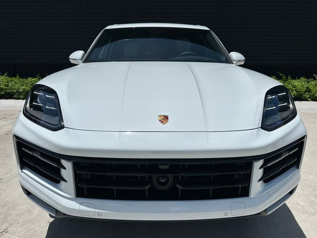 Used 2025 Porsche Cayenne image 7