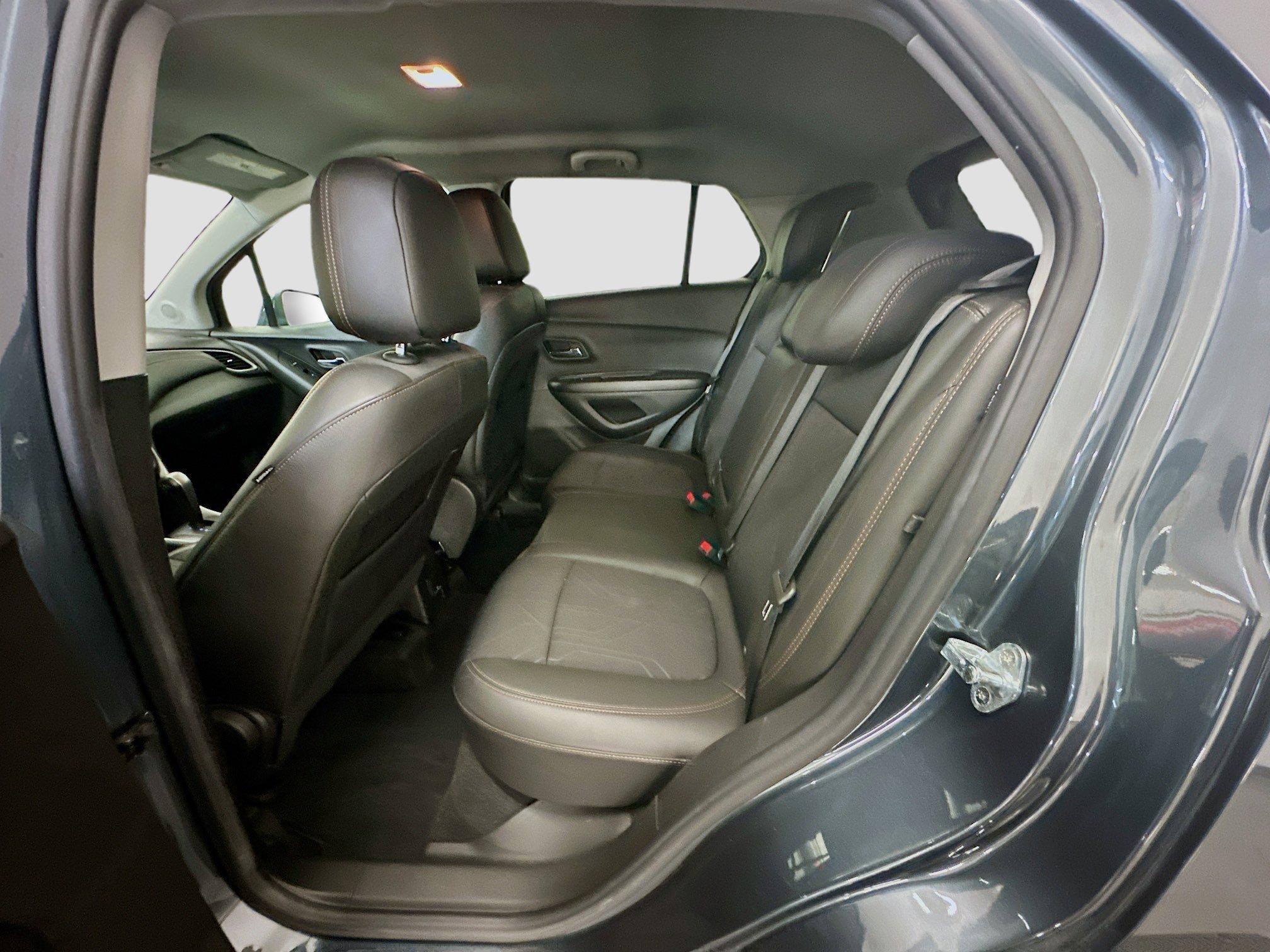 Used 2021 Chevrolet Trax LT w/ LT Convenience Package image 28