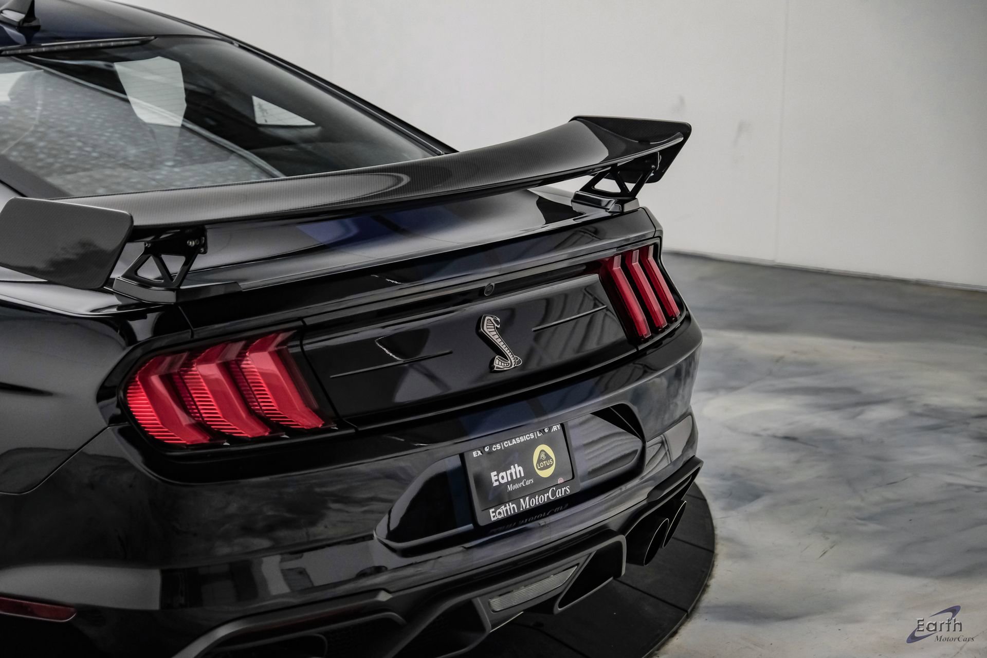 Used 2021 Ford Mustang Shelby GT500 w/ Carbon Fiber Track Pack RWD image 16