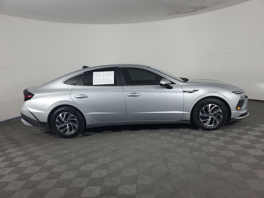 Used 2026 Hyundai Sonata Blue FWD image 3