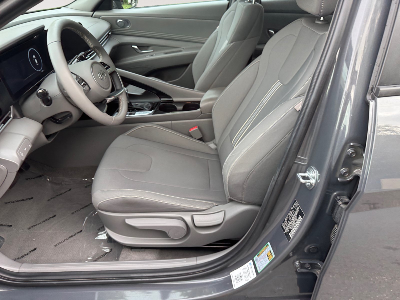 Used 2023 Hyundai Elantra SEL w/ Convenience Package FWD image 13