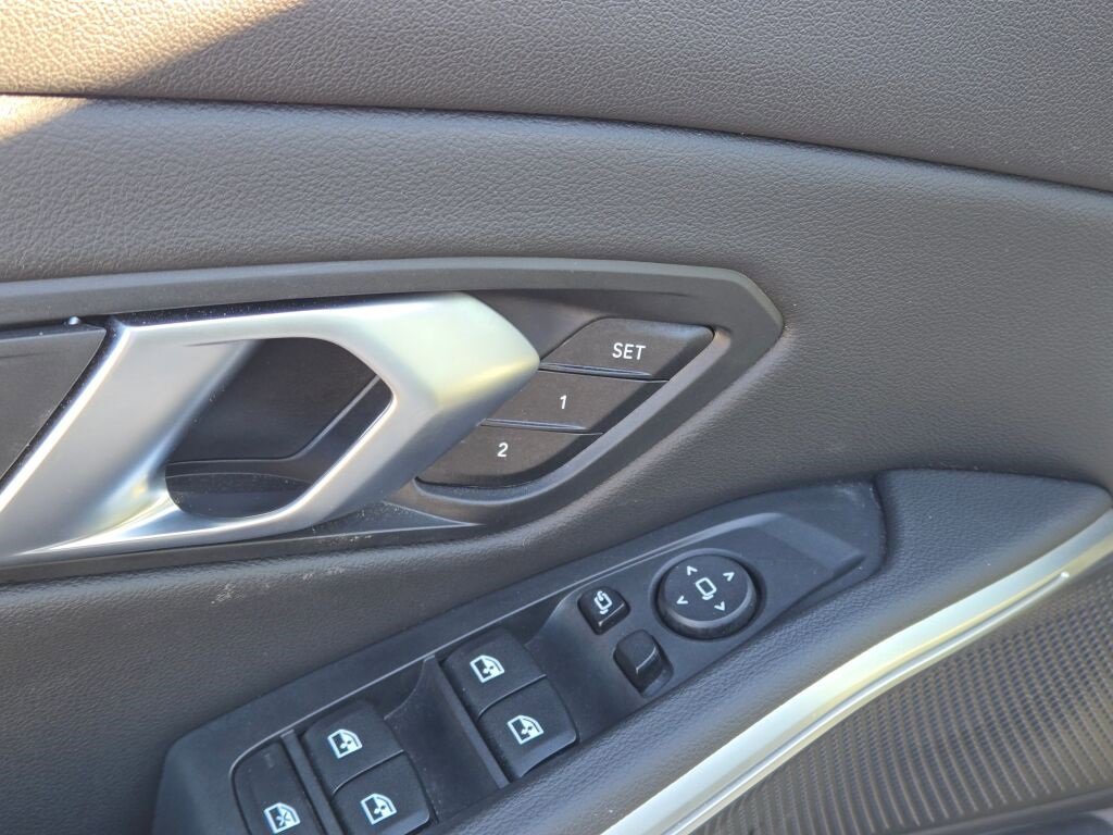 Used 2025 BMW 330i xDrive Sedan image 26