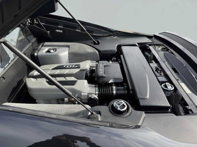 Used 2011 Audi R8 V8 image 43
