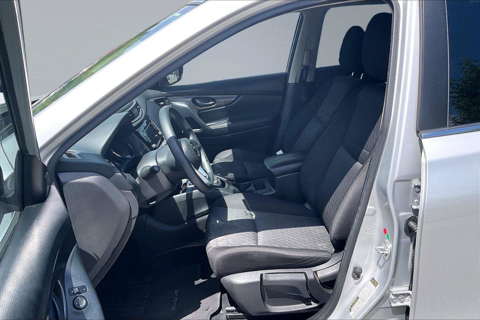 Used 2020 Nissan Rogue S FWD image 25