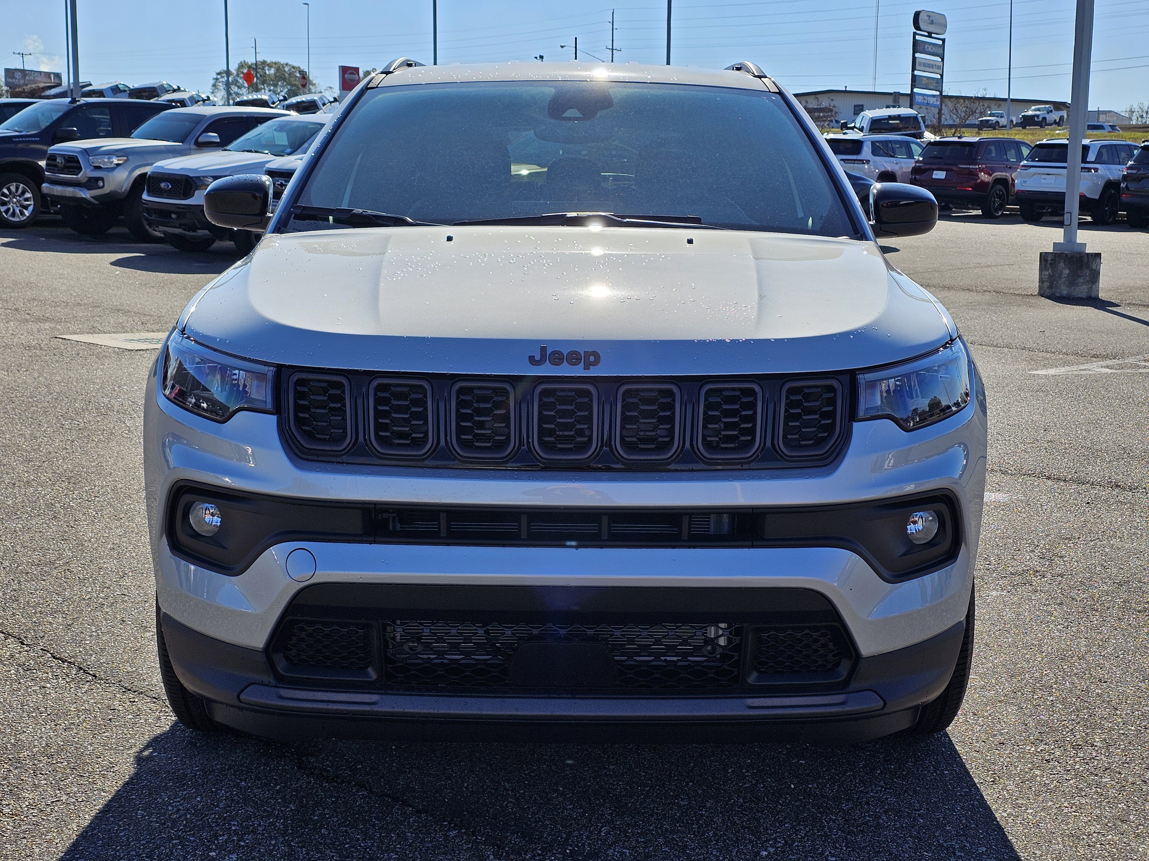 New 2026 Jeep Compass Latitude image 2