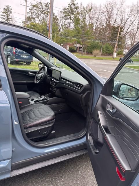 Used 2023 Ford Escape ST-Line Elite w/ Premium Technology Package AWD/4WD image 19