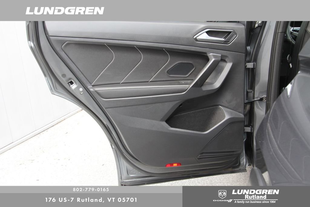 Used 2023 Volkswagen Tiguan SE R-Line AWD/4WD image 31