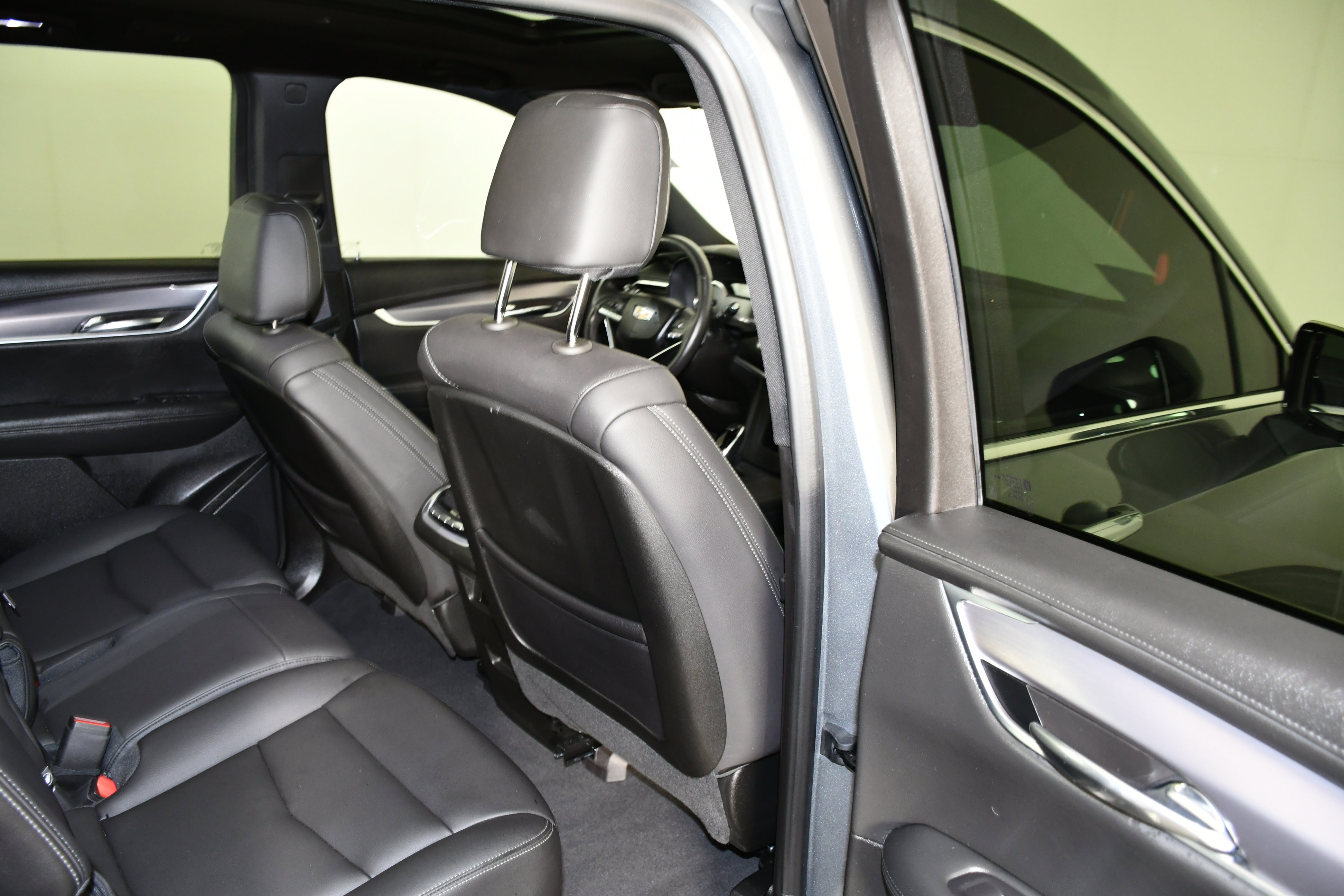 Used 2025 Cadillac XT6 Luxury image 45