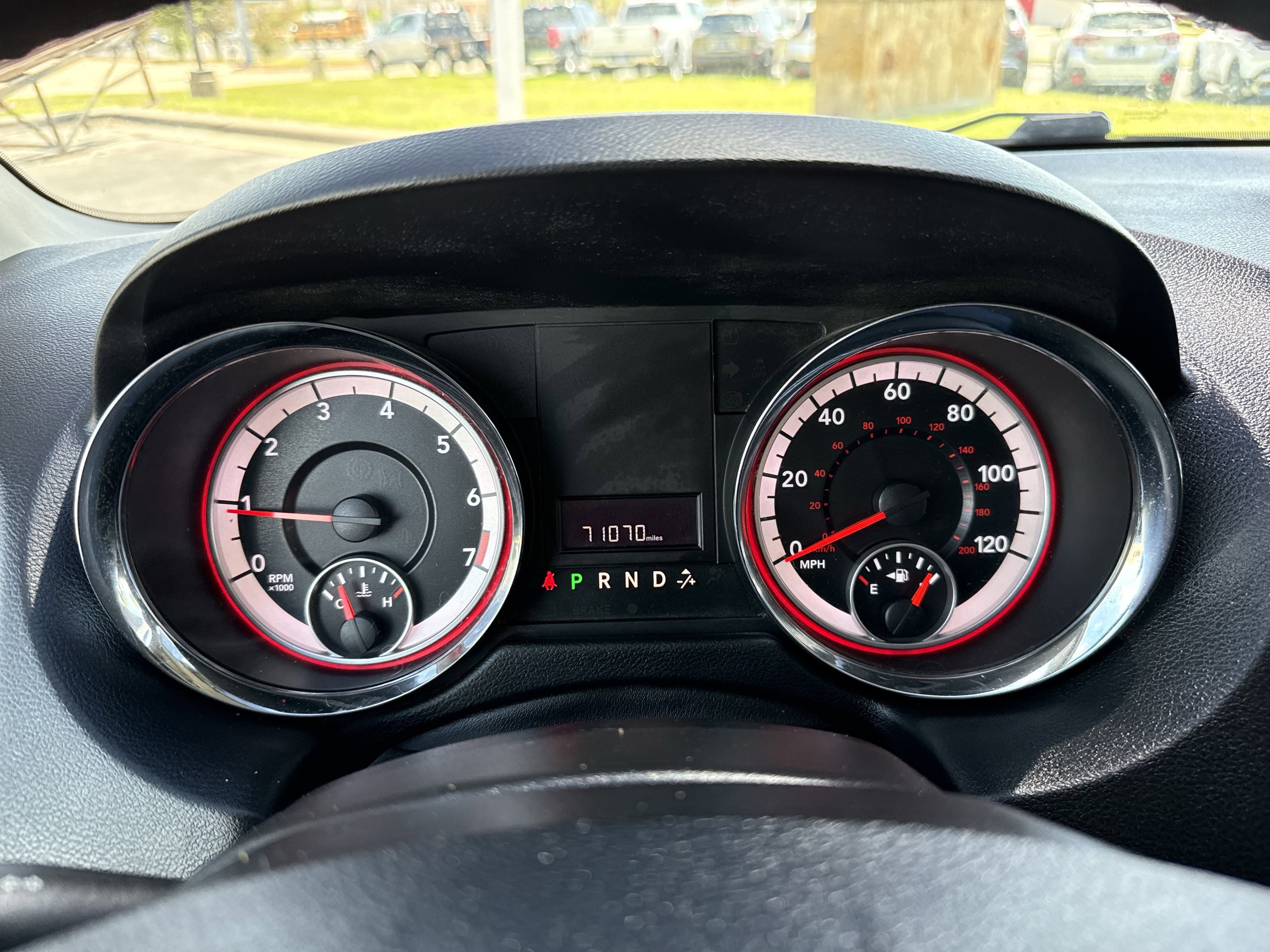 Used 2015 Dodge Grand Caravan SXT w/ UConnect Hands-Free Group image 24