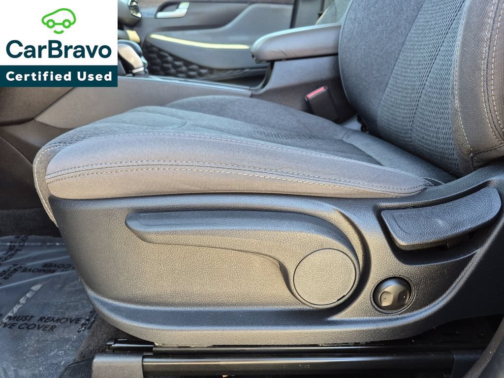 Used 2019 Hyundai Santa Fe SE FWD image 17