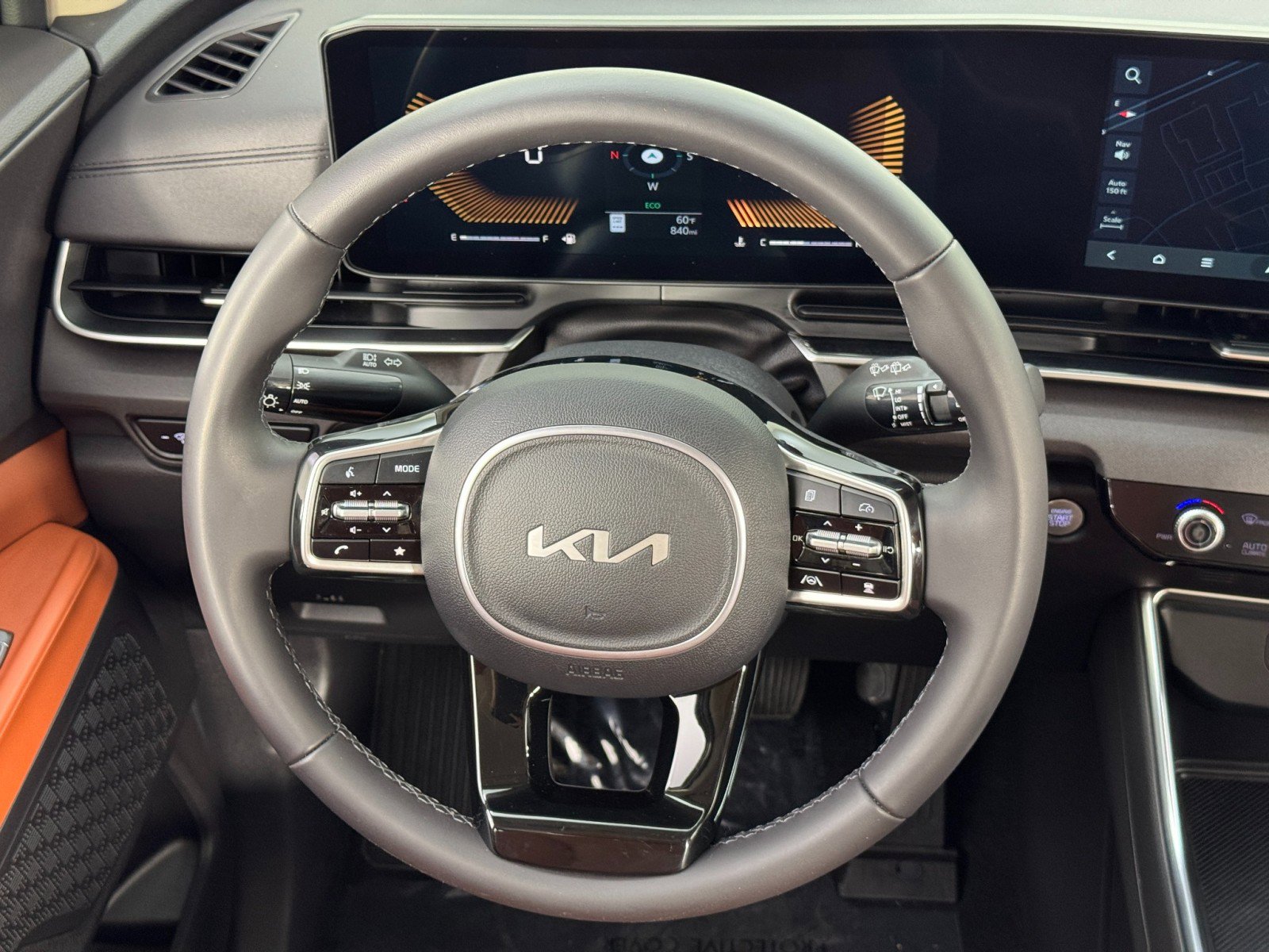 Used 2025 Kia Carnival EX FWD image 20