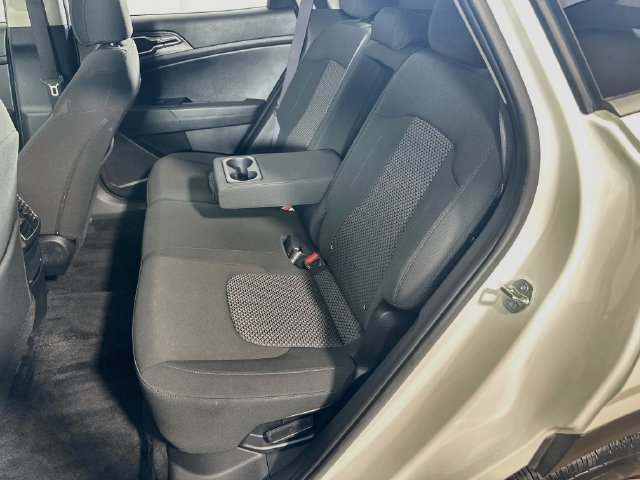 Used 2025 Kia Sportage LX AWD/4WD image 14