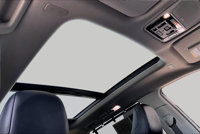 Used 2024 Toyota Grand Highlander Limited image 25