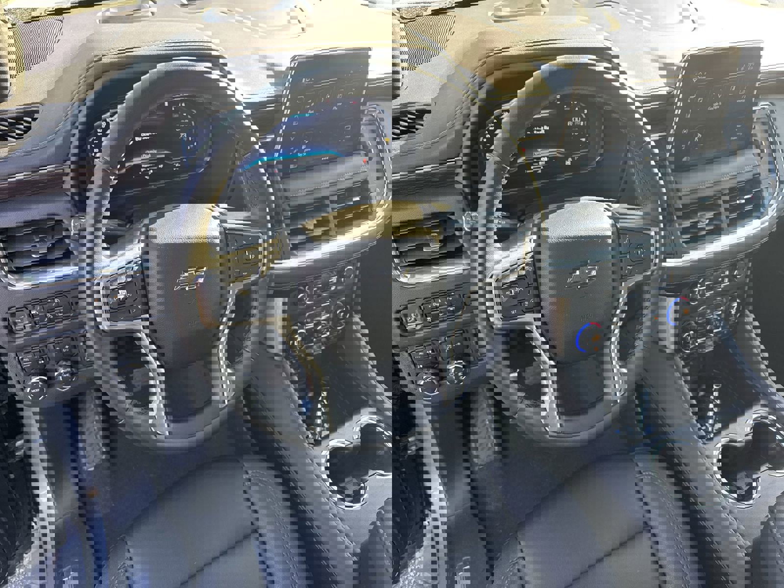 Used 2023 Chevrolet Tahoe Z71 w/ Luxury Package AWD/4WD image 18