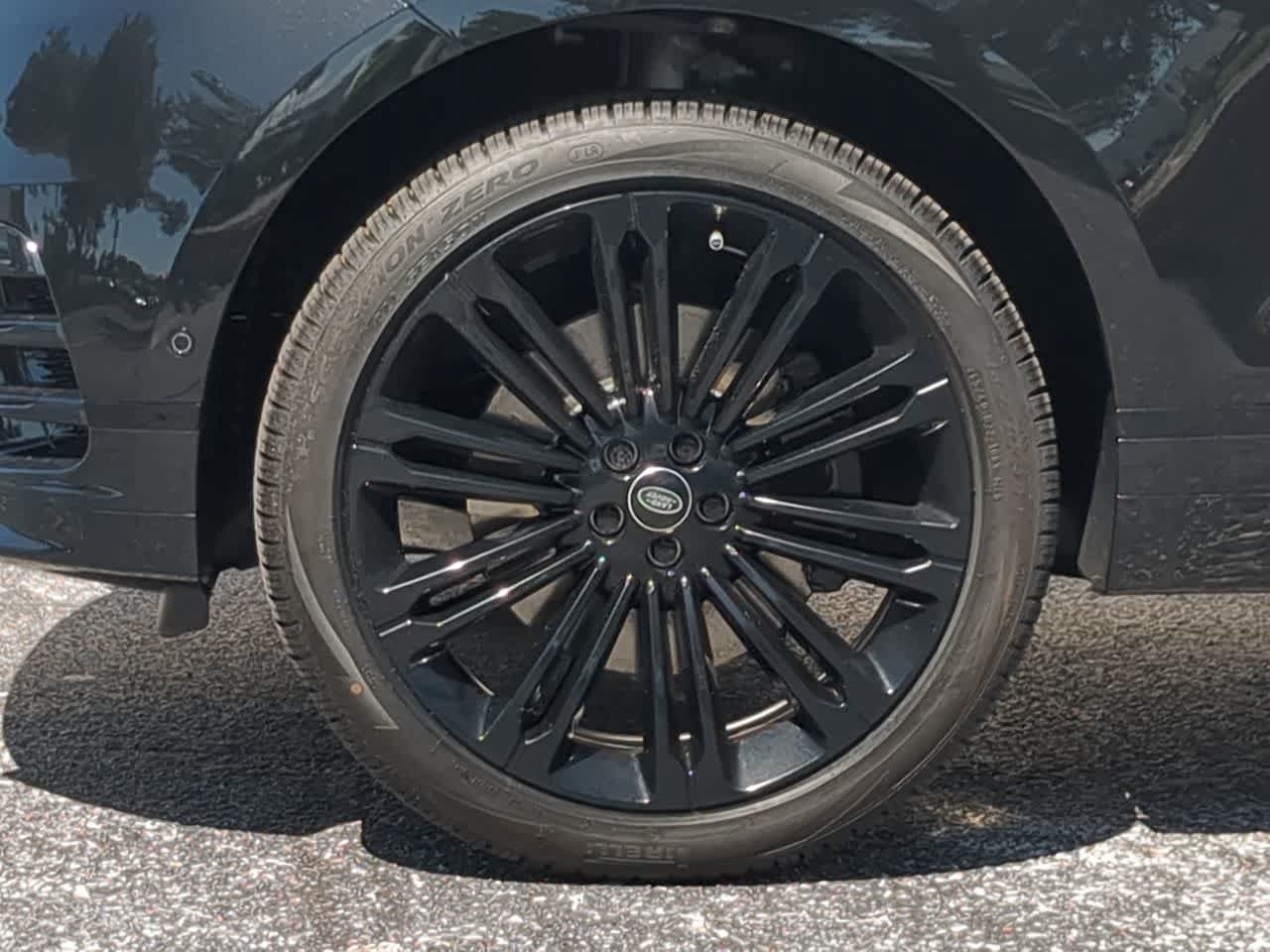 New 2026 Land Rover Range Rover Velar Dynamic SE AWD/4WD image 13