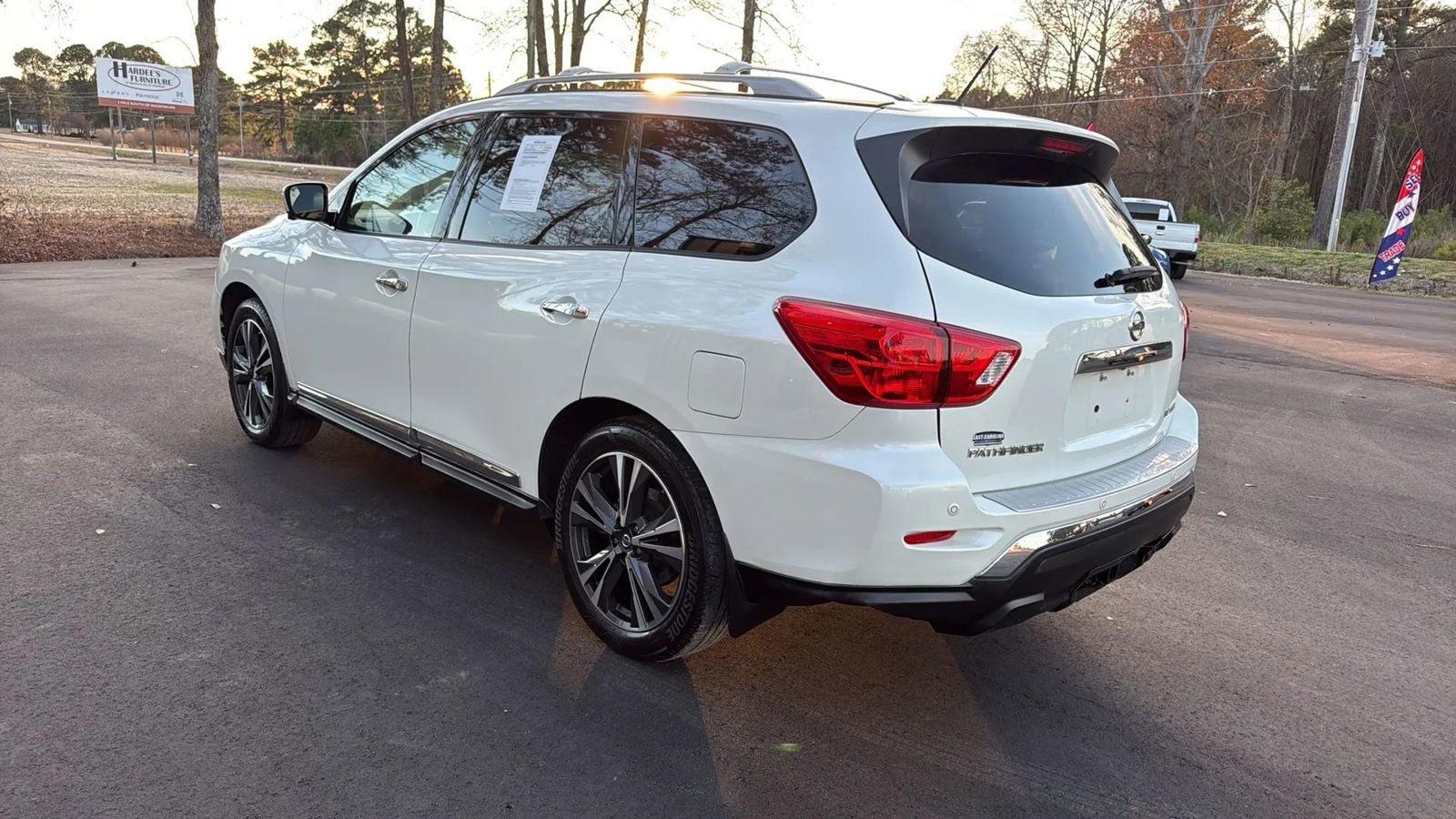 Used 2018 Nissan Pathfinder Platinum image 6