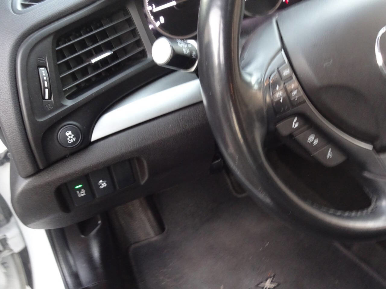 Used 2018 Acura ILX w/Tech 4dr Sedan w/Technology image 15