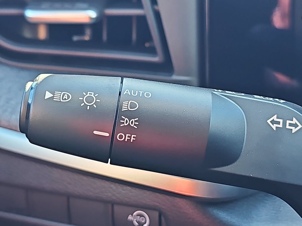 New 2026 Nissan Kicks SV w/ SV Premium Package FWD image 28