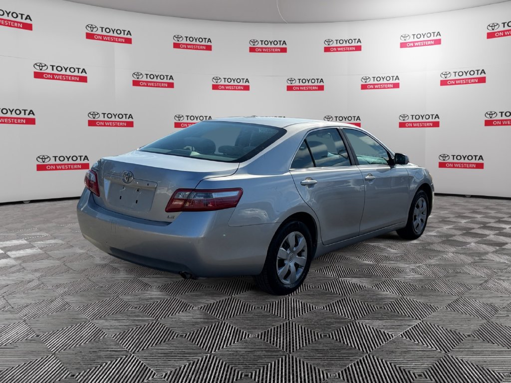 Used 2009 Toyota Camry LE FWD image 5