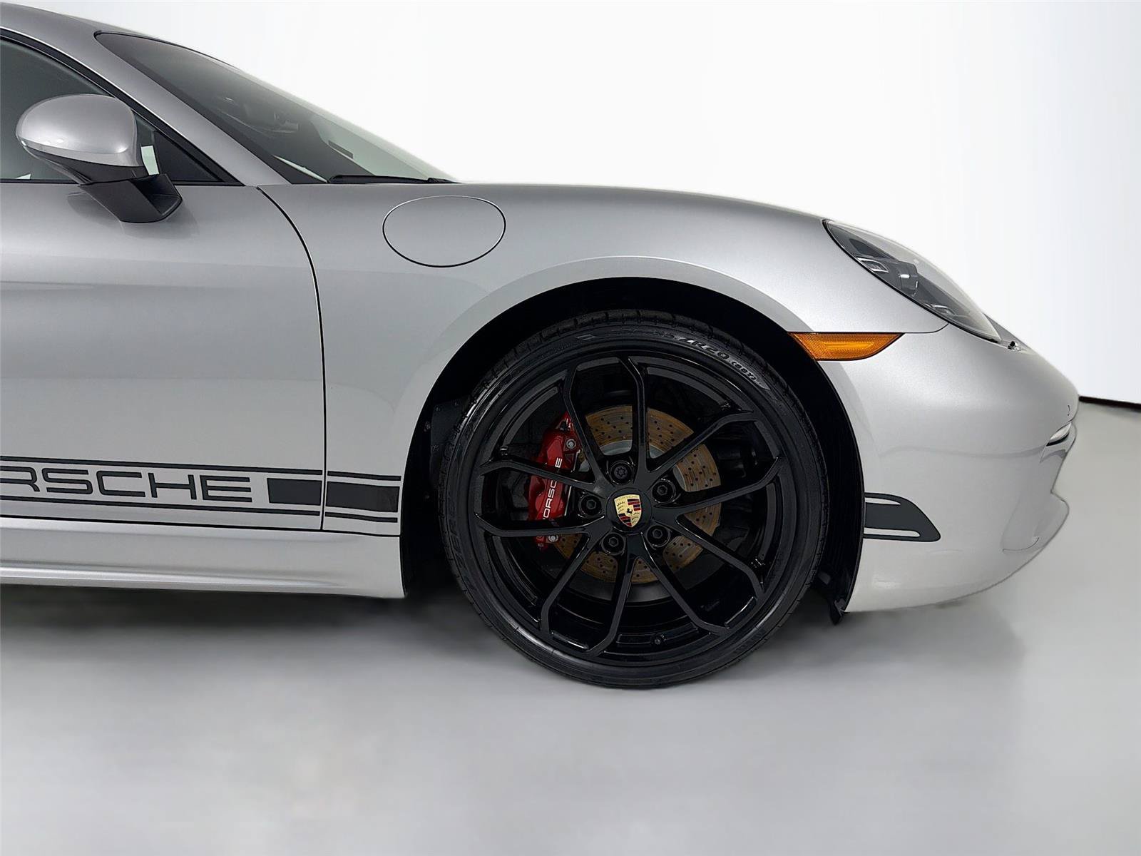 Used 2024 Porsche 718 Cayman w/ Premium Package RWD image 26