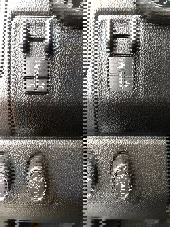 Used 2018 Chevrolet Colorado ZR2 image 16