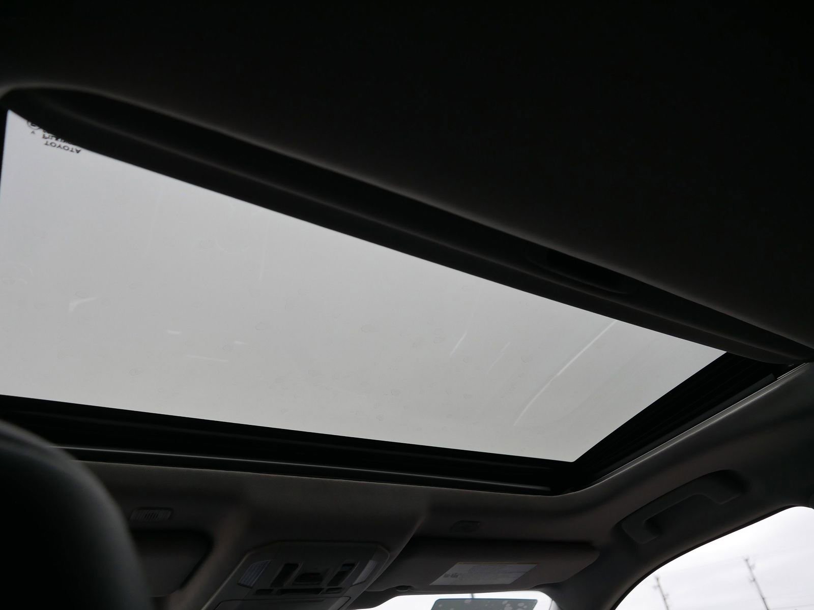 Used 2024 Toyota Highlander Limited image 21