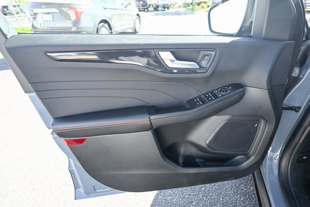 New 2026 Ford Escape ST-Line Select w/ Equipment Group 401A image 17