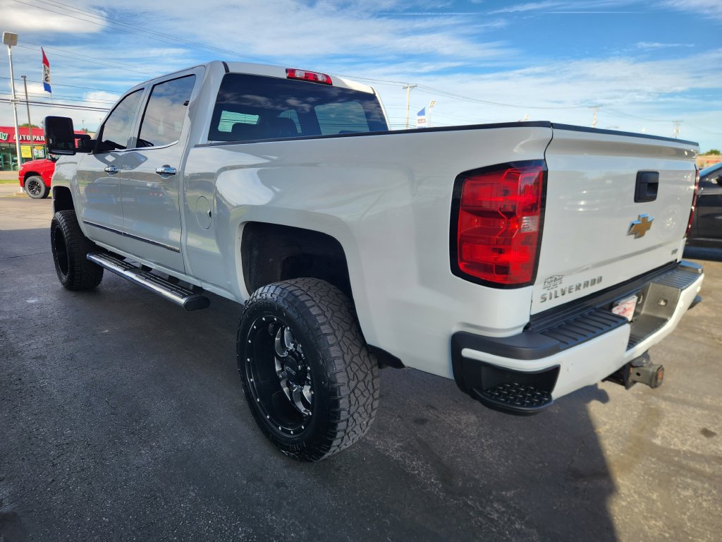 Used 2019 Chevrolet Silverado 2500 LTZ w/ Custom Sport Edition AWD/4WD image 6