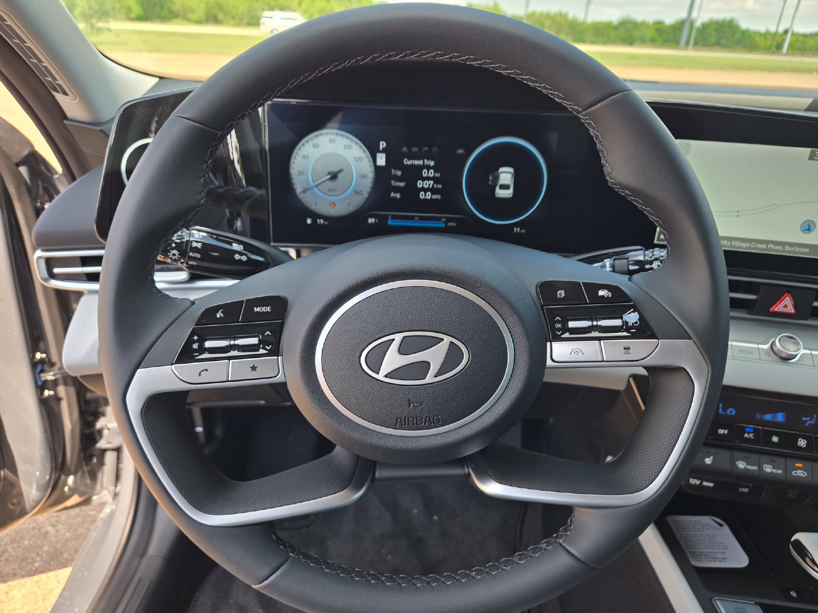 New 2026 Hyundai Elantra Limited FWD image 10