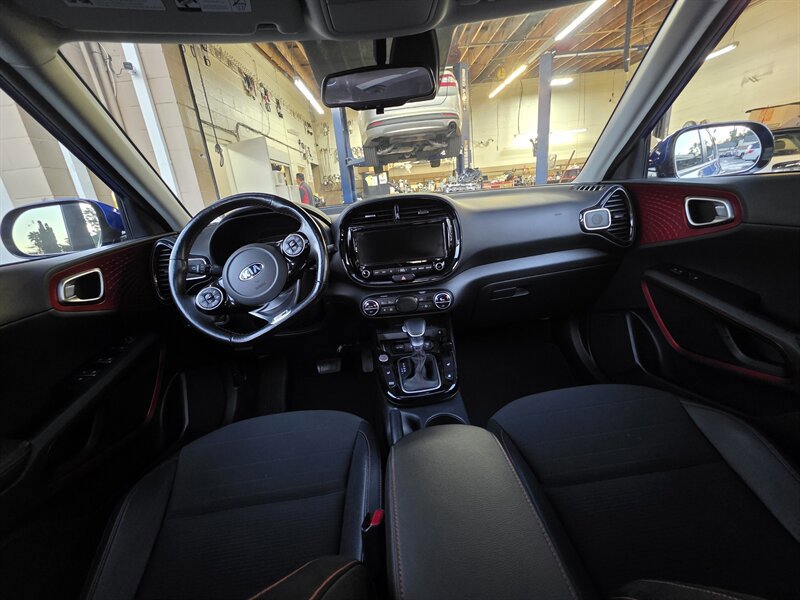 Used 2020 Kia Soul GT-Line Turbo FWD image 13