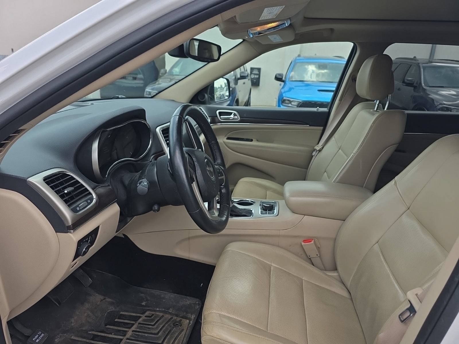 Used 2017 Jeep Grand Cherokee Limited w/ Luxury Group II AWD/4WD image 10