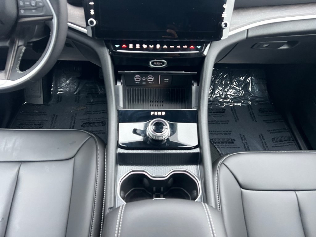 New 2027 Jeep Grand Cherokee L Limited RWD image 3