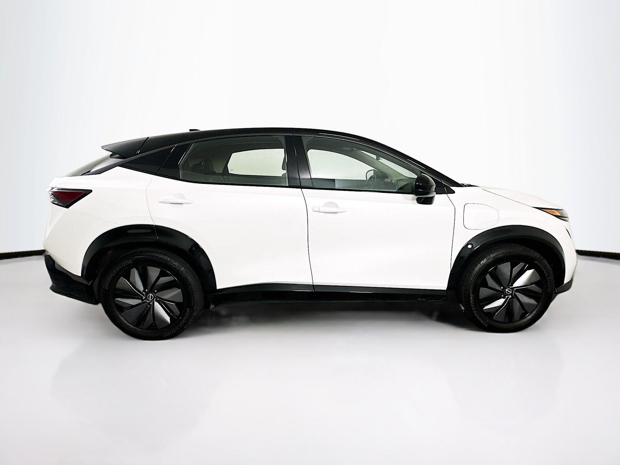 Used 2024 Nissan Ariya AWD image 10