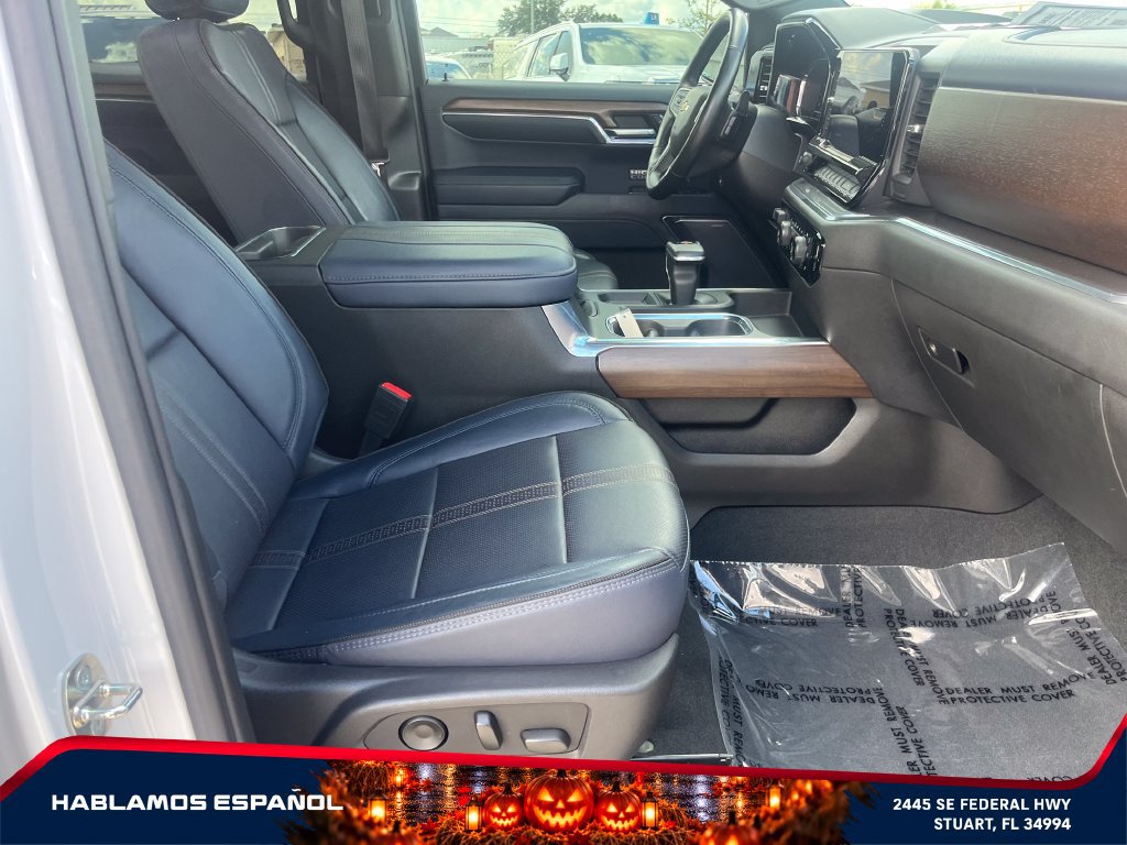 Used 2023 Chevrolet Silverado 1500 High Country w/ Technology Package AWD/4WD image 19