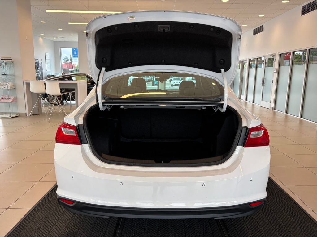 Used 2020 Chevrolet Malibu LS w/ Driver Confidence Package II FWD image 9