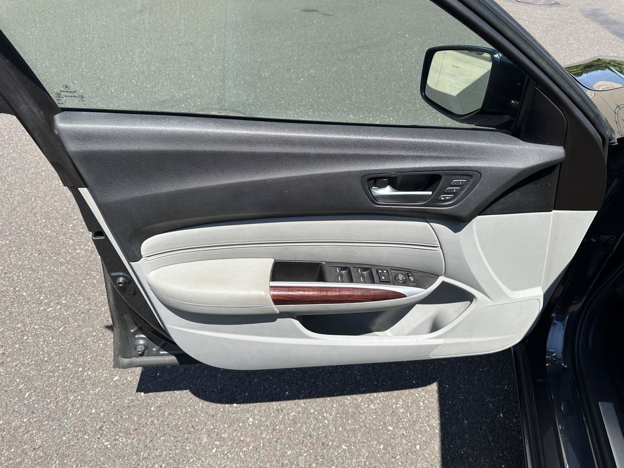 Used 2016 Acura TLX FWD image 12