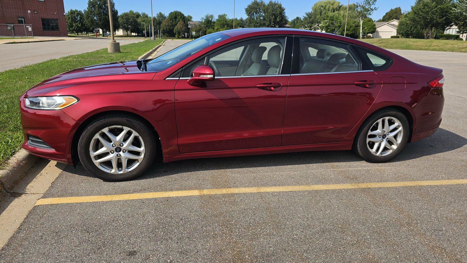 Used 2013 Ford Fusion SE FWD image 8