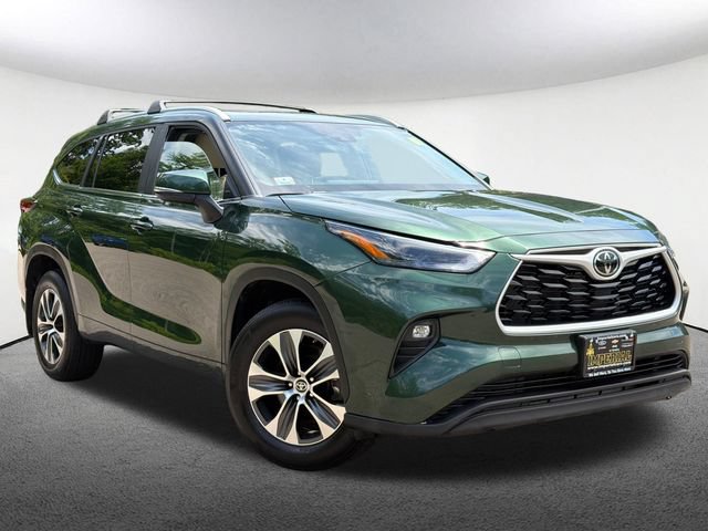 Used 2023 Toyota Highlander XLE AWD/4WD video 2