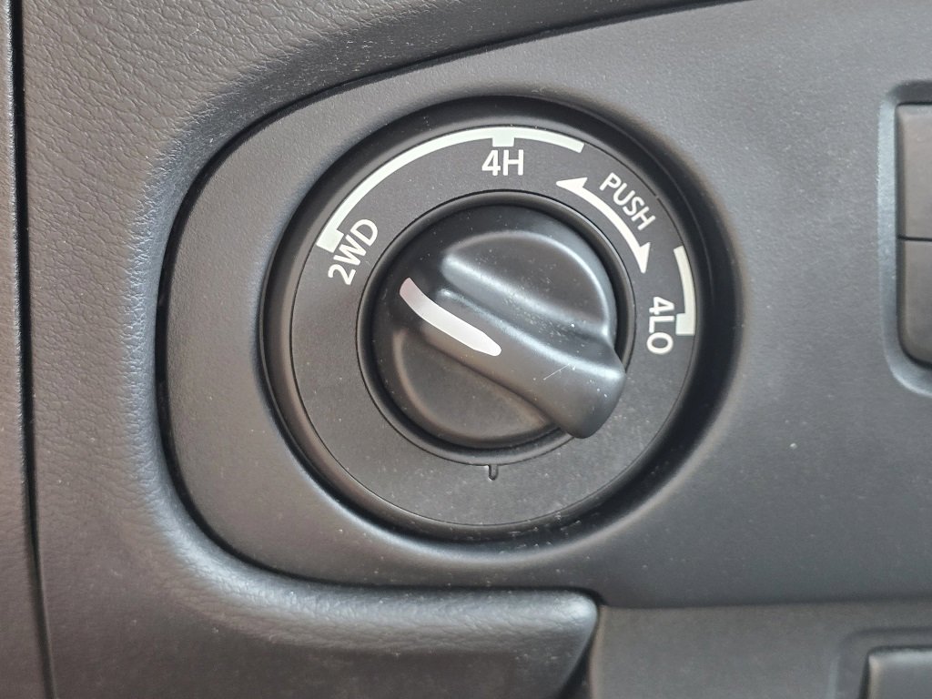 Used 2022 Nissan Frontier PRO-4X w/ Technology Package image 18